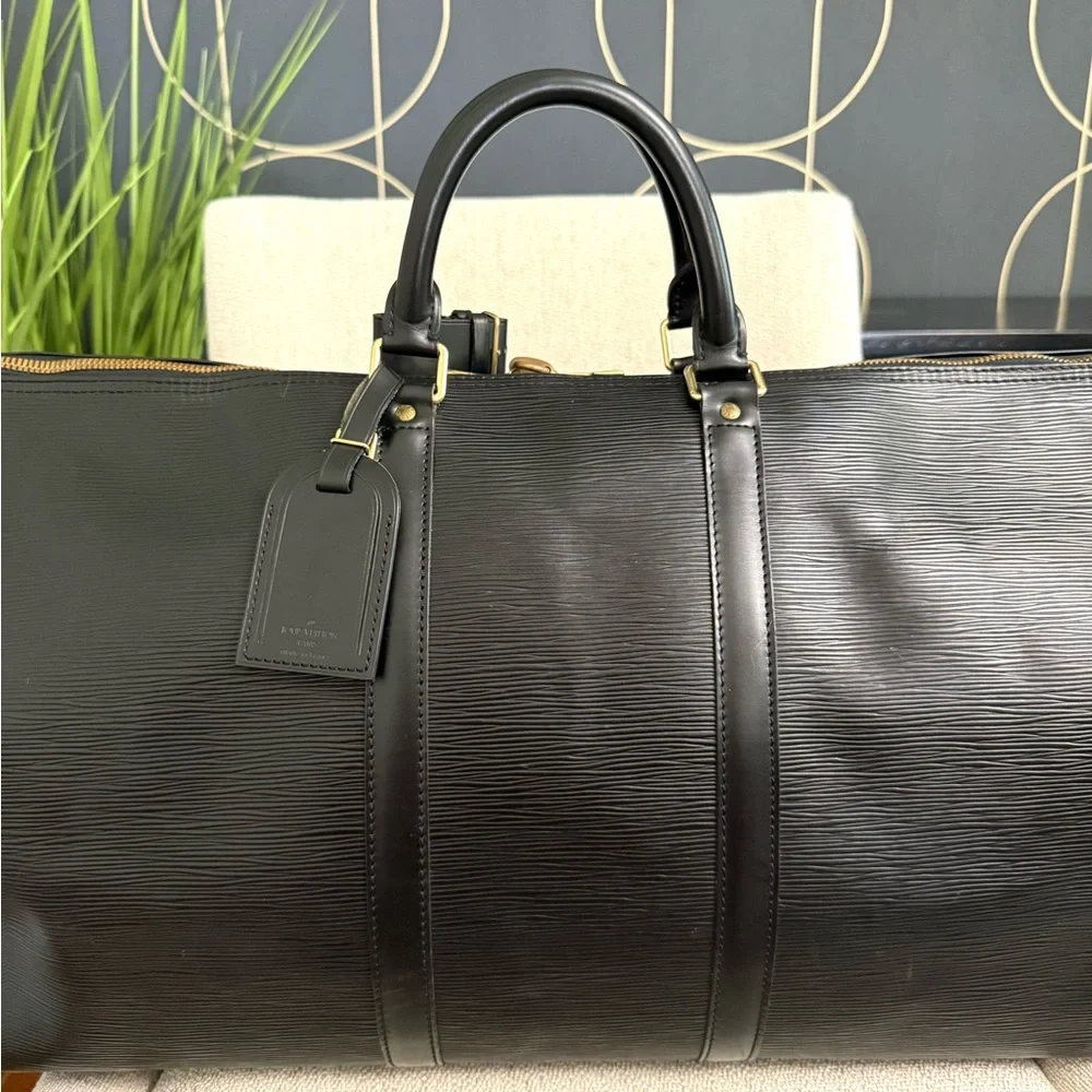 Authentic Louis Vuitton unisex Keepall 55 bag black Epi leather - Picture 3 of 16